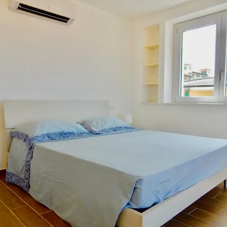 Attico Al Mare Apartment *