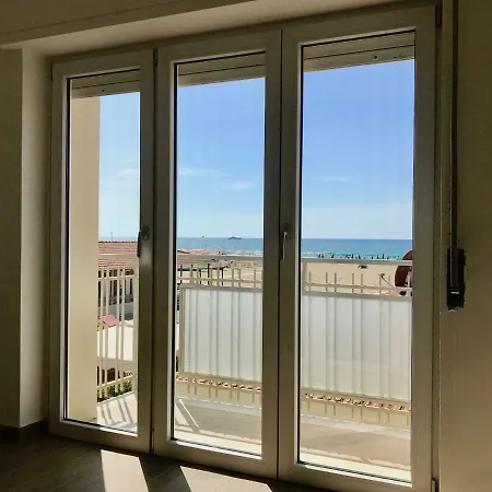 Attico Al Mare Apartment *